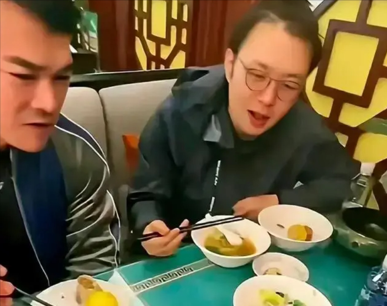 脱发健身明星会恢复吗_明星健身怎么不会脱发_脱发健身明星会秃头吗