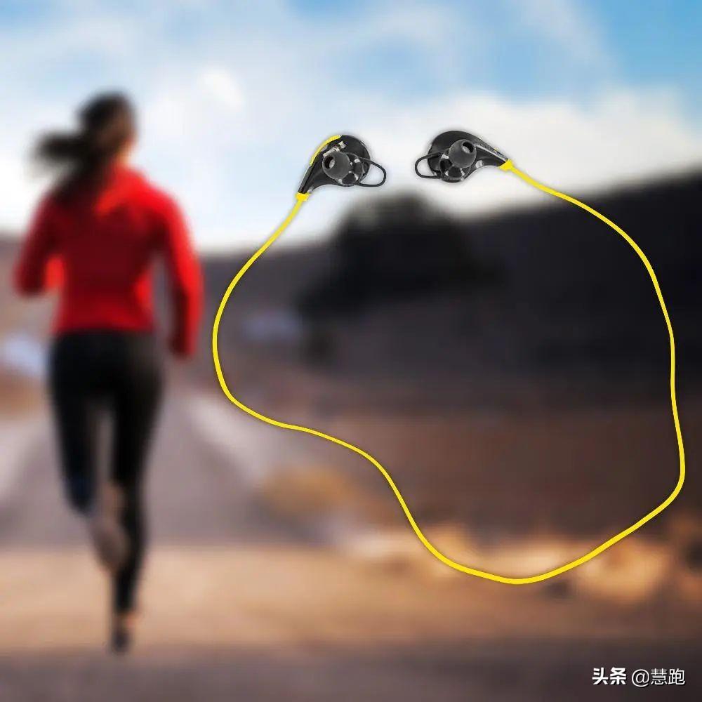 跑步时听音乐选什么耳机？运动耳机的优缺点